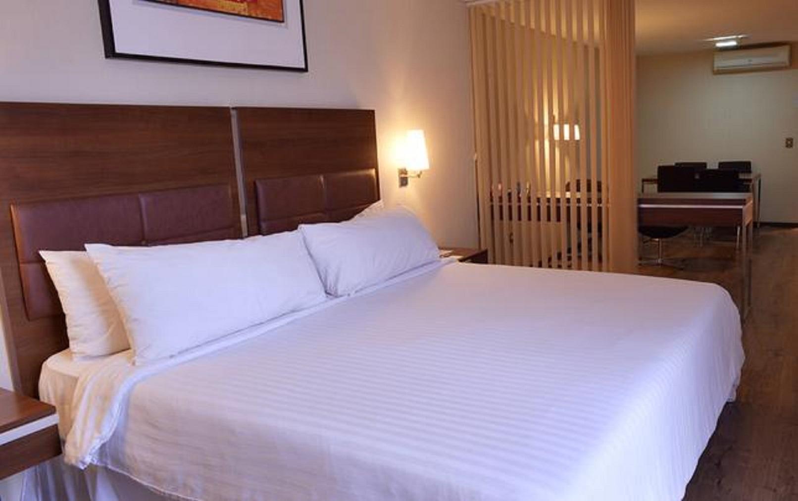 Howard Johnson La Canada Hotel & Suites Córdoba Buitenkant foto