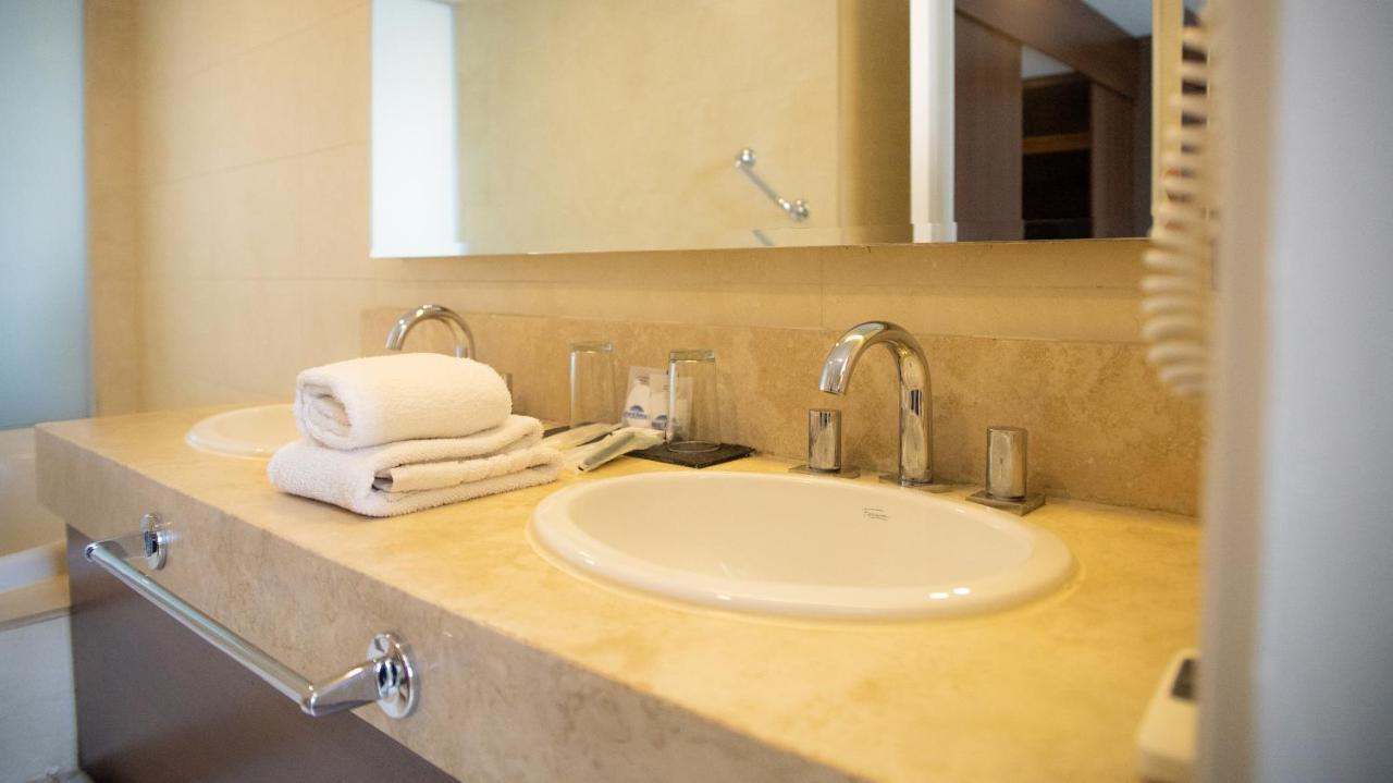 Howard Johnson La Canada Hotel & Suites Córdoba Buitenkant foto